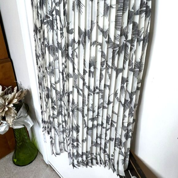 BANANA REPUBLIC FLORAL PLEATED CHIFFON OCCAISION DRESS PETITE SIZE 4 - Picture 8 of 13